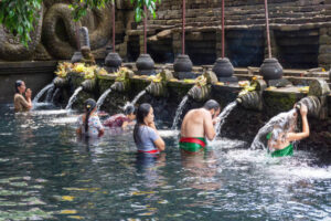 Tirta Empul Temple ubud bali guide